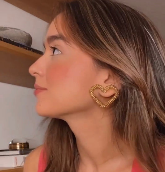 Aretes Amore