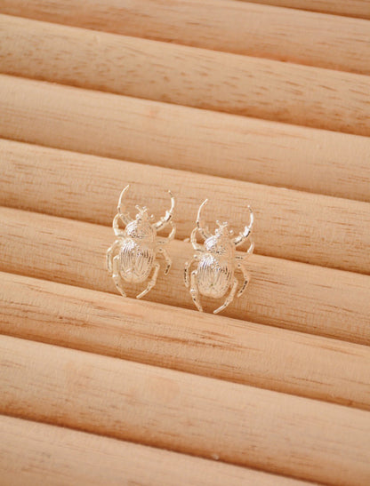 Aretes Escarabajo